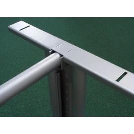 IRODAI ASZTALLÁB ÁTKÖTŐELEM CSÖVES 1400mm RAL9006 ALUMÍNIUM